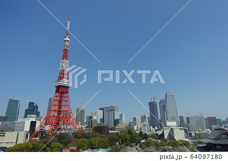 東京タワーと芝公園　遠景 64097180