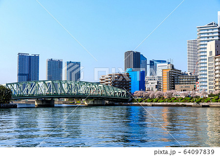 東京・中央区・相生橋と桜 東京・中央区・相生橋と桜 64097839