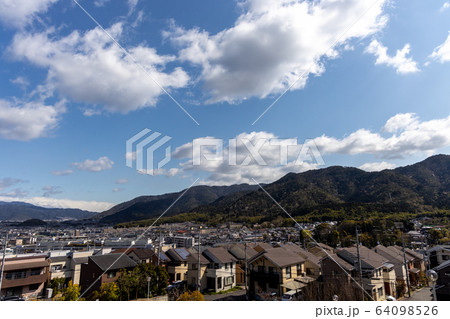 宇治市御蔵山から臨む山科方面の風景 64098526