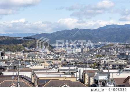 宇治市御蔵山から臨む山科方面の風景 64098532