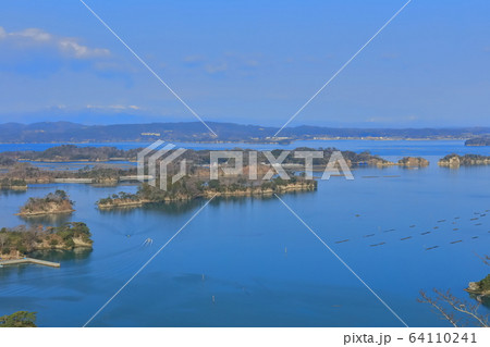 【宮城県】晴天下の松島湾（日本三景） 64110241