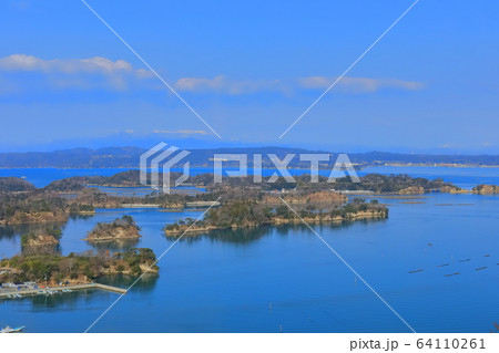 【宮城県】晴天下の松島湾（日本三景） 64110261