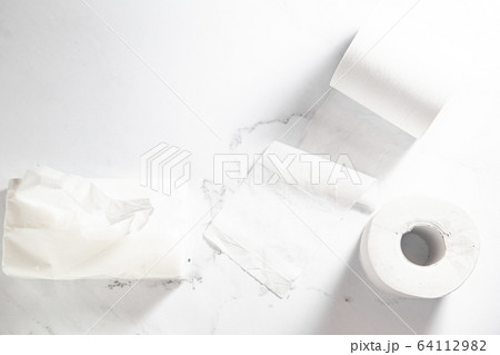 トイレットペーパー、トイレ、紙、日用品、ティッシュ トイレットペーパー、トイレ、紙、日用品、ティッシュ 64112982