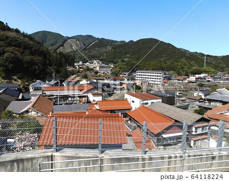 長門湯本の温泉街 長門湯本の温泉街 64118224