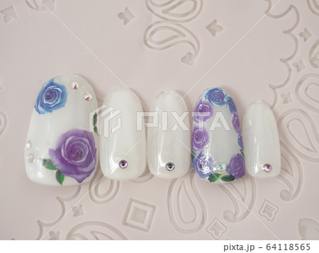 フラワーネイル 64118565