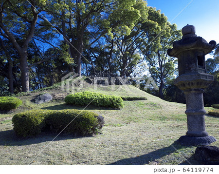 清澄庭園　富士山と春日燈籠 64119774