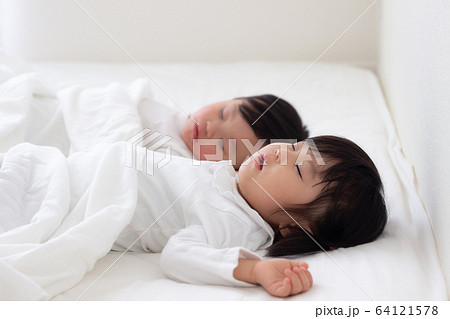 子供 昼寝 子供 昼寝 64121578