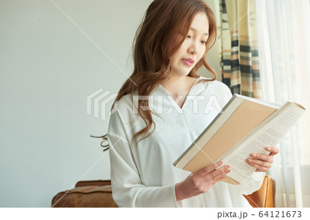 女性 女 女の子 64121673