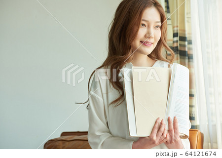 女性 女 女の子 64121674