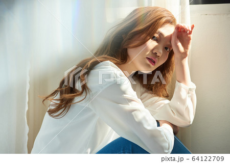 女性 女 女の子 64122709