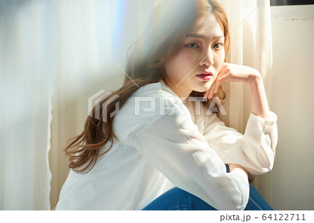 女性 女 女の子 64122711