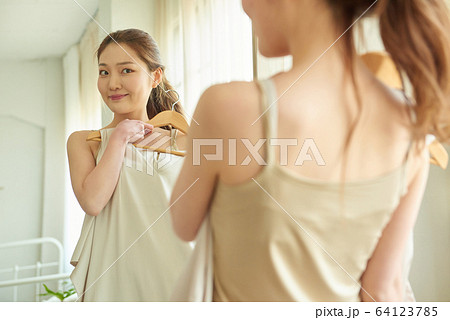 女性 女 女の子 64123785