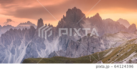 Mountain ridge view of Tre Cime di Lavaredo, South Tirol, Dolomites Italien Alps Mountain ridge view of Tre Cime di Lavaredo, South Tirol, Dolomites Italien Alps 64124396