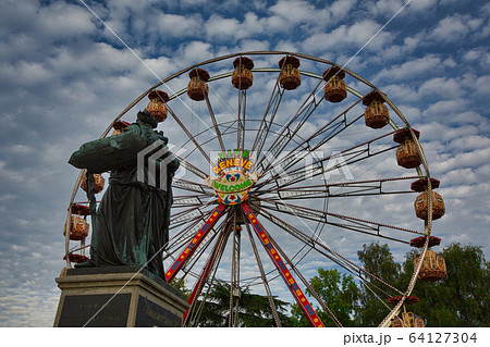 観覧車 64127304