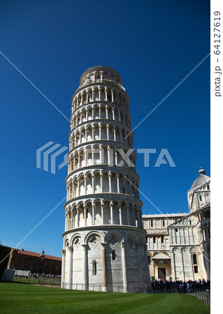 イタリア観光 世界遺産 ピサの斜塔の写真素材