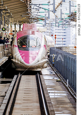 500系ハローキティ新幹線 64128819