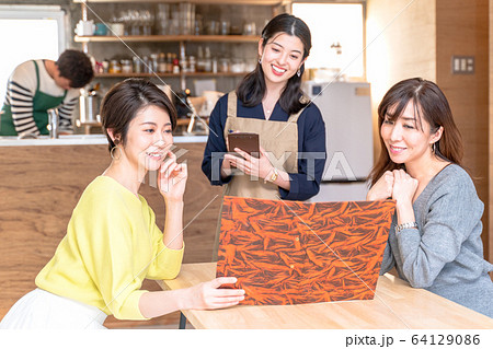 カフェ　レストラン　飲食店 64129086