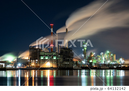 工場夜景 日本製紙石巻工場の写真素材