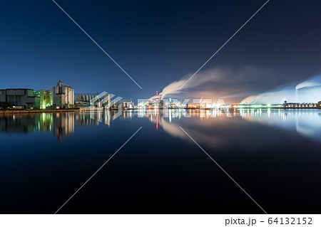 工場夜景 日本製紙石巻工場 64132152