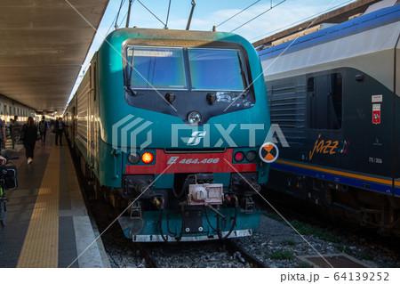 イタリア観光：イタリアの鉄道 64139252