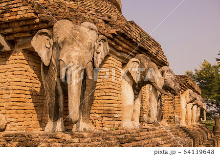 ASIA THAILAND SUKHOTHAI WAT CHANG LOM 64139648