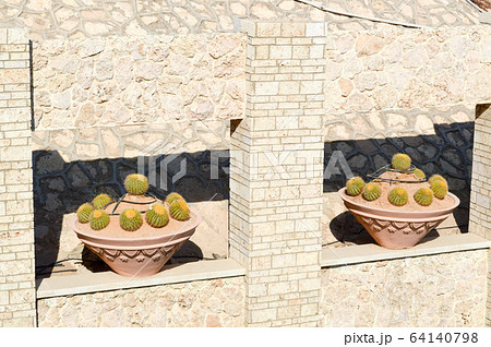 Beautiful ancient textural wall of brown Beautiful ancient textural wall of brown 64140798