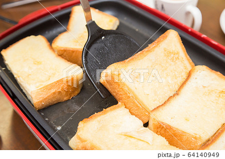 手作りフレンチトースト 手作りフレンチトースト 64140949