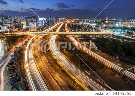 風景 高速道路 電車 64145550