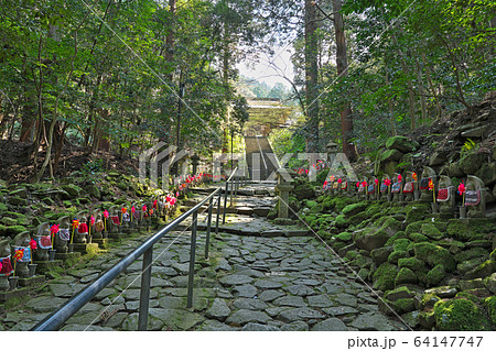 【金剛輪寺 千体地蔵】 滋賀県愛知郡愛荘町松尾寺 64147747