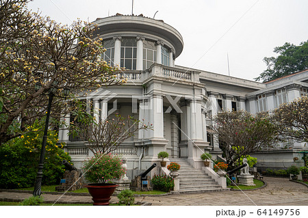 ホーチミン市博物館の外観 64149756