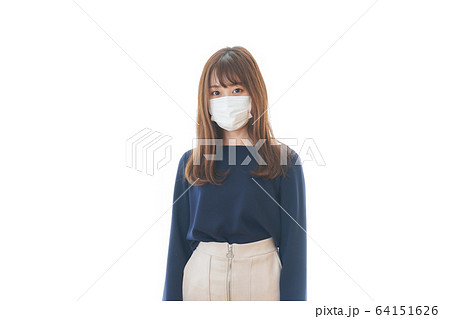 マスクをした若い女性 マスクをした若い女性 64151626