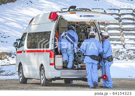 救急隊 車内収容 64154323