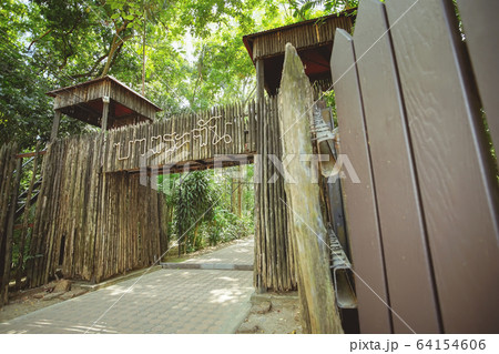 Entrance of the famous Bang Rachan Old Market. 64154606