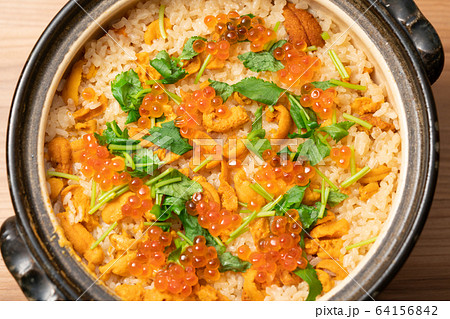 ウニの炊き込みご飯 64156842