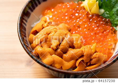 ウニとイクラの二色丼 64157230