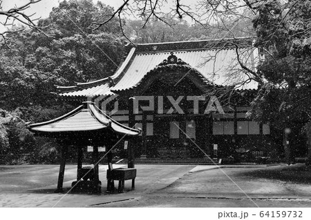 深大寺雪化粧 64159732