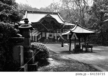 深大寺雪化粧 64159735