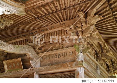 中尊寺の弁慶堂の彫刻 64161444