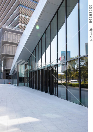 (神奈川県横浜市)横浜みなとみらいのライブハウス入口 (神奈川県横浜市)横浜みなとみらいのライブハウス入口 64163239