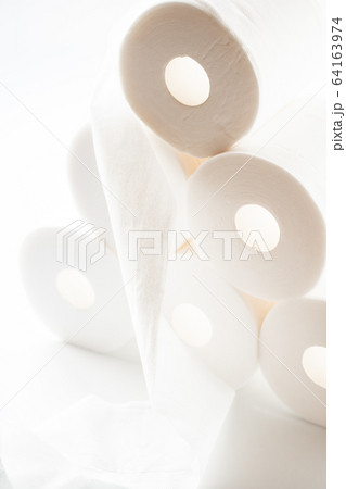 トイレットペーパー 64163974