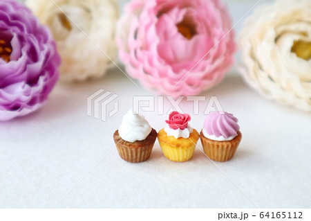 ミニチュアカップケーキの写真素材