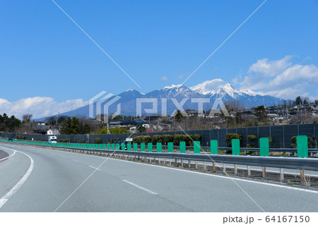 中央高速より見る八ヶ岳 中央高速より見る八ヶ岳 64167150