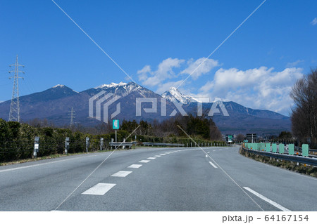 中央高速より見る八ヶ岳 中央高速より見る八ヶ岳 64167154