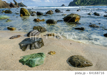 能登半島木ノ浦の海岸とシャク﨑 64168716