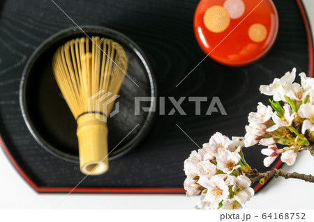 テーブル茶道と桜 ソメイヨシノ テーブル茶道と桜 ソメイヨシノ 64168752