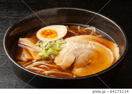 醤油ラーメン 64173114