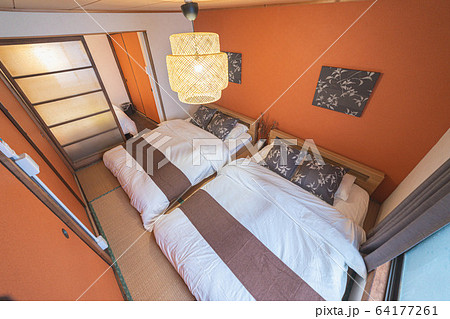 古民家の和室　布団　畳　田舎 64177261