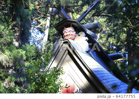 花園神社の拝殿屋根の赤鬼 北茨城市 花園神社の拝殿屋根の赤鬼 北茨城市 64177755