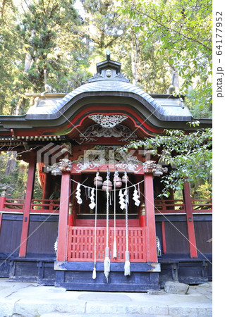 花園神社の本殿と三猿の彫刻 北茨城市の写真素材