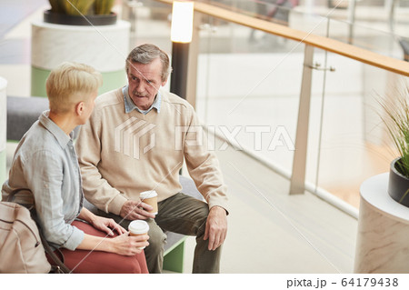 Leisure time in the mall 64179438